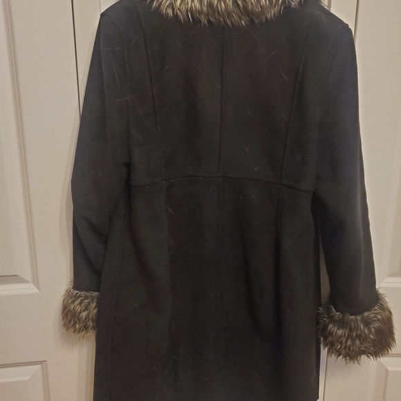 Black coat with faux fur collar size M - Picture 5 of 8
